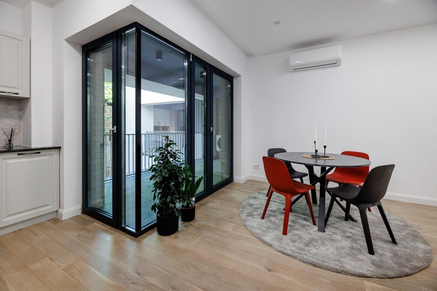 The Corner Luxe Apartment Bukarest Exterior foto